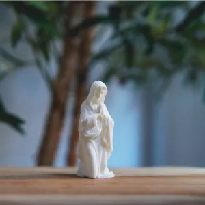 Mary Praying - Nativity Scene Mini