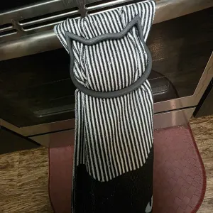 Cat Shaped Towel Holder