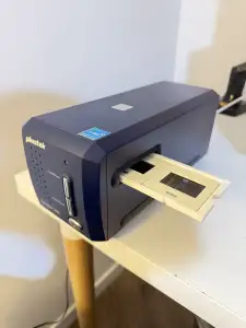 Slide holder for Opticfilm scanner