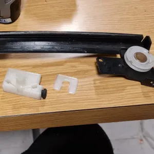 Alfa Romeo 147 (Type 937) Power Window Regulator Slider