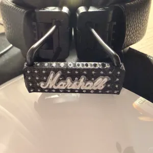 Marshall Major IV/V Hold