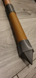 One hand axe