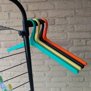 Clothing hanger