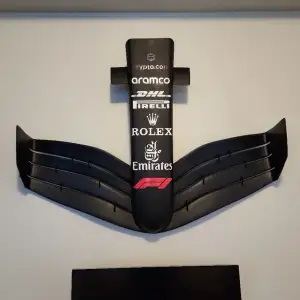 F1 front wing