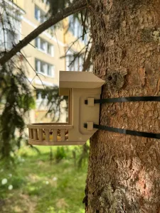 Bird hostel