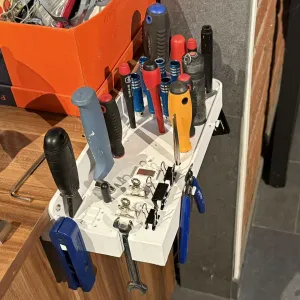Tool shelf