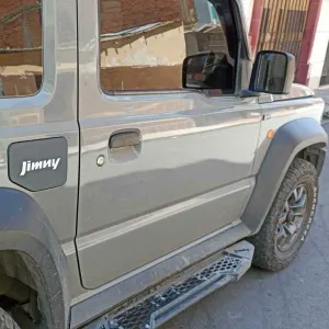 Protector Tapa de Combustible NEW JIMNY 3 Puertas