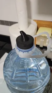 Tapon de garrafas de agua de 5l 8l con dosificador