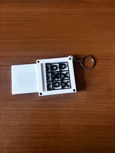 Tik tak toe mini game keychain