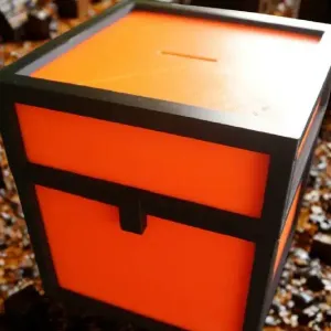 Minecraft Storage Chest or Piggy Bank