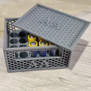 BiG box with lid for 24 AA batteries
