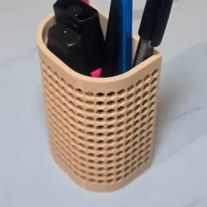 Hexegon pattern pen holder