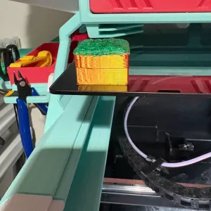 Pet Worm Habitat (not guaranteed non-toxic for worms)