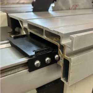 Bearing basket for a table saw