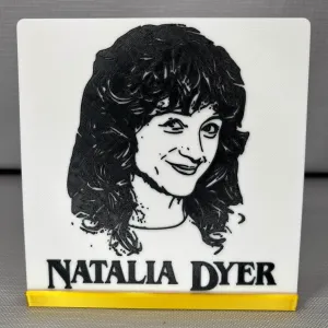 Natalie Dyer (nancey from stranger things) outline portrait
