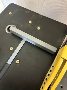 電ノコ作業台の平行スライド
