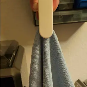 Autolocked Hanger