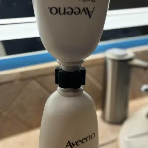 Custom Lotion Bottle Coupler | Aveeno Lotion