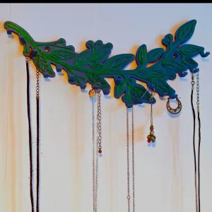 Leafy accessories/necklaces/keys wall hanger