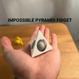 Impossible Pyramid Fidget