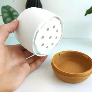 MACETA CON ESCURRIDOR DE HUMEDAD