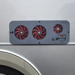 Dometic air vent cover with fan ls200