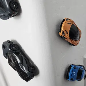 Hot Wheel Compact Wall Mount