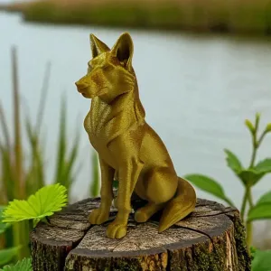 Lupus Lux – The Golden Wolf Guardian