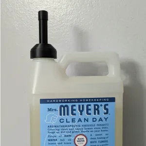 Meyer's Soap Spout With Lid