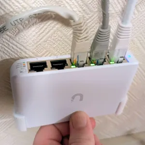 Ubiquiti UniFi Flex Mini wall mount