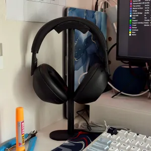 Headphone stand