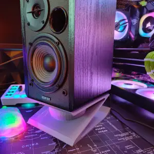 Bookshelf speaker stand
