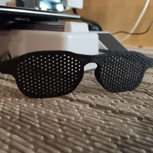 Pinhole glasses