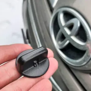 ГАЙКА ДЕРЖАТЕЛЯ ЗАЩИТЫ АККУМУЛЯТОРА TOYOTA AVENSIS T25
