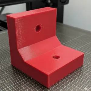 bracket 20mm x 20mm hole 3mm