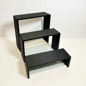 Tier shelves for retail displays