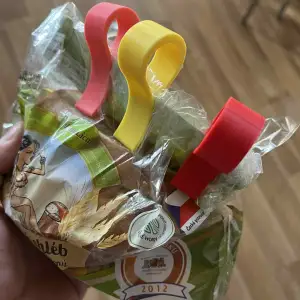 Clip for food in the bag, close on the bag