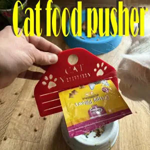 Cat food pusher