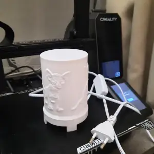 Small lamp with sphinx kittens