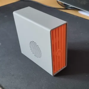 Raspberry Pi 5 + Pimoroni NVMe Base – Rear-Port Case