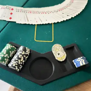 Poker table corners