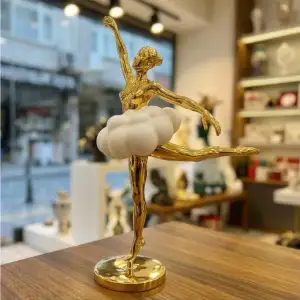 Silhouette of a woman dancing ballet - Gold plating - Easy