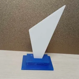 Trofeo triangular - Triangle trophy
