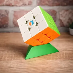 Rubick's cube stand