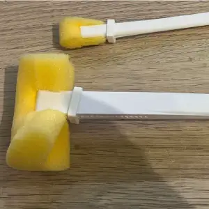 Sponge holder for painting