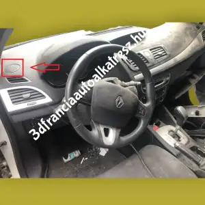 Renault hangszórófedél a műszerfalon
