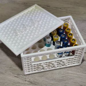 BiG box with lid for 35 AAA batteries