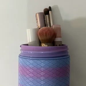 Upright Cylindrical Makeup Organizer Box (Bathroom Edition)