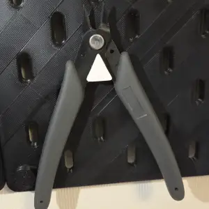 SKÅDIS Organizer Shelf – Practical holder for side cutters