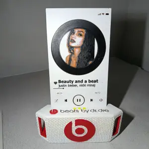 Beats by Dre Beatbox Photo Holder / Stand